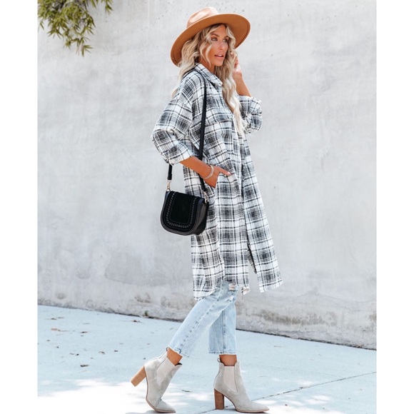 Vici Tanja Pocketed Shacket - Picture 3 of 6